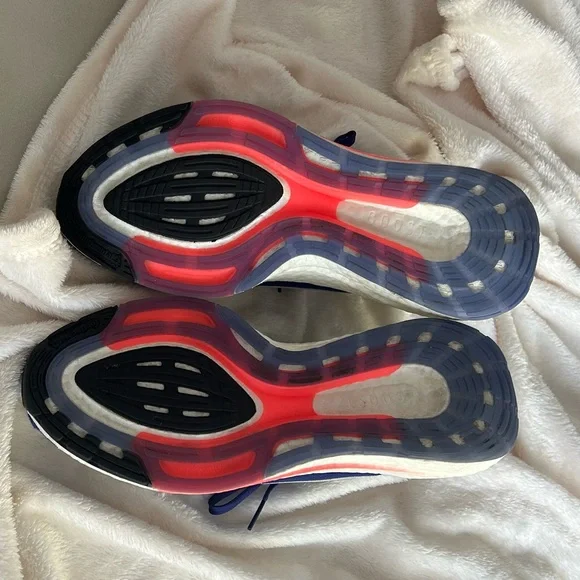 Adidas  Men’s Ultraboost Blue and White Sneakers  Size 12.5 - Picture 9 of 13